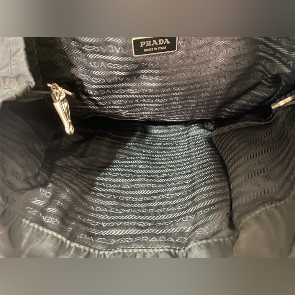 Prada tote - Picture 4 of 4